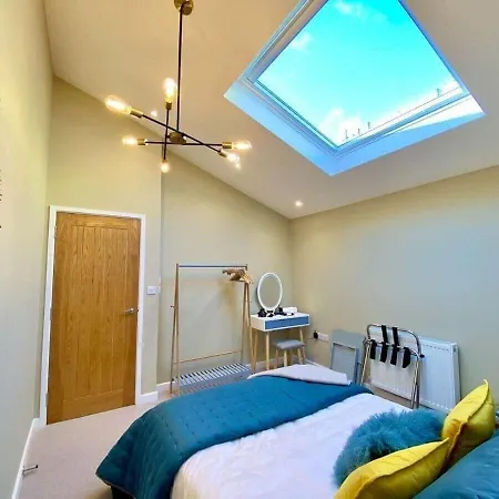 Chic Clifton - Inviting Decor & Outdoor Space * Bristol