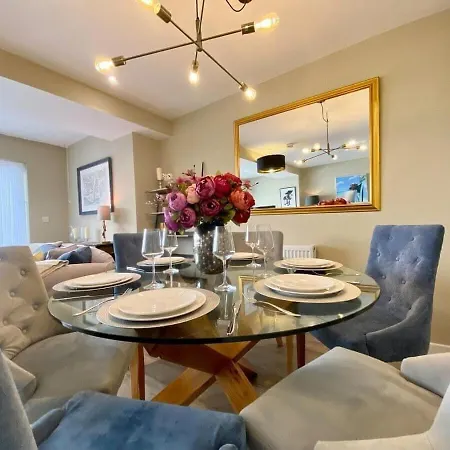 Nyaraló Chic Clifton - Inviting Decor & Outdoor Space *